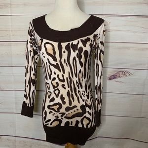 Leopard print top